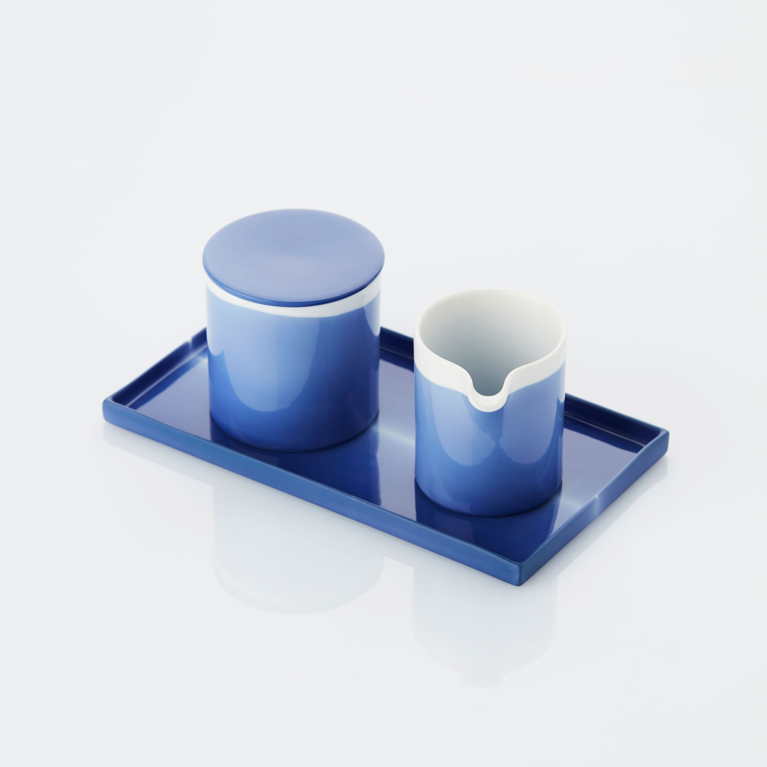 LA MER creamer + sugar bowl and lid + plate flat