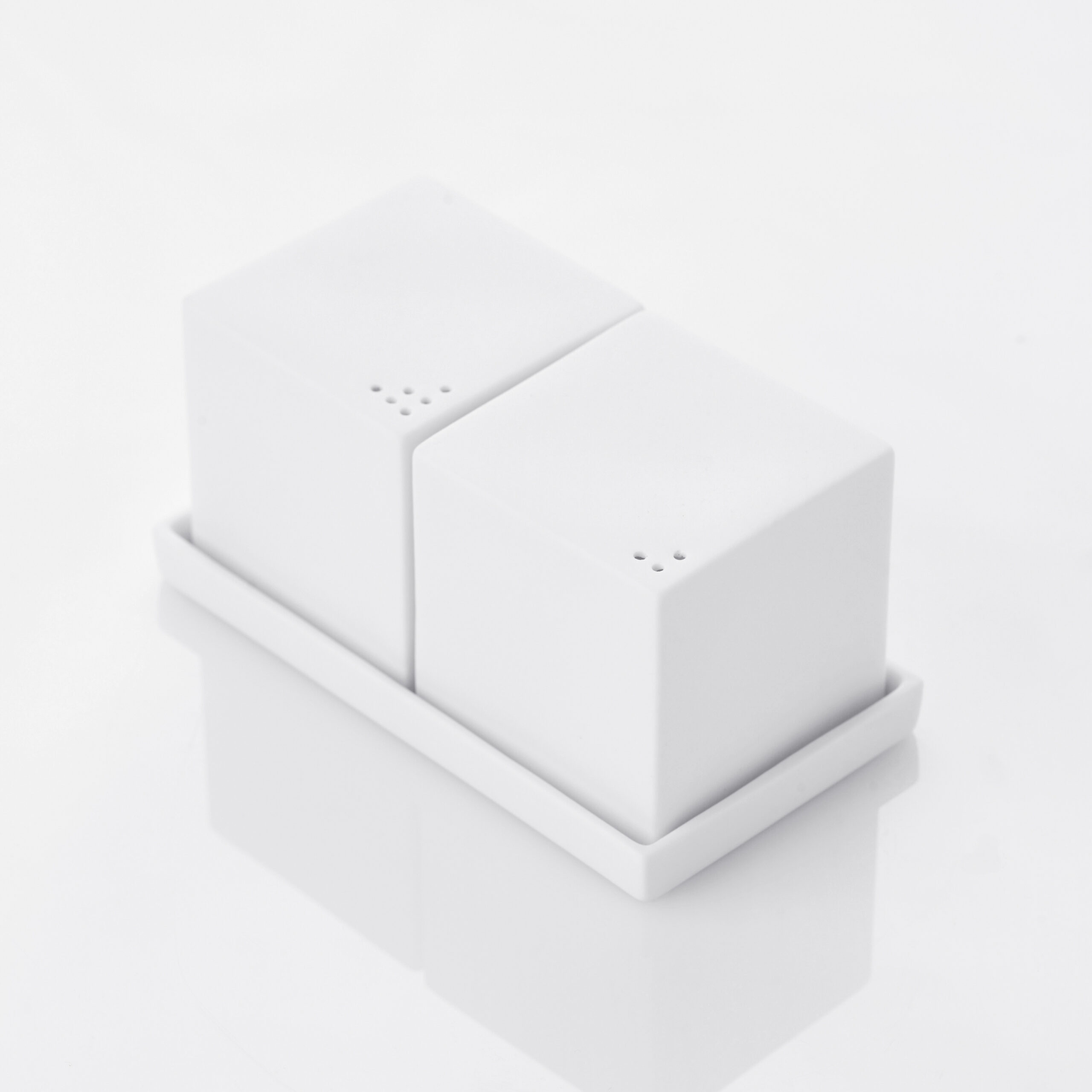 STILL oil + vinegar bottle + plate flat