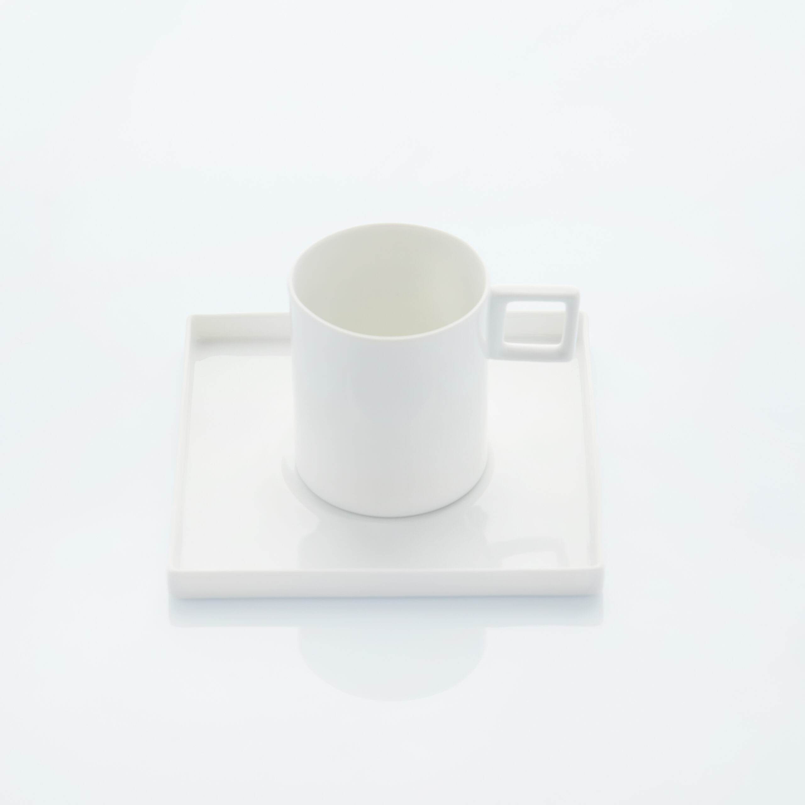 STILL cup coffee + saucer
