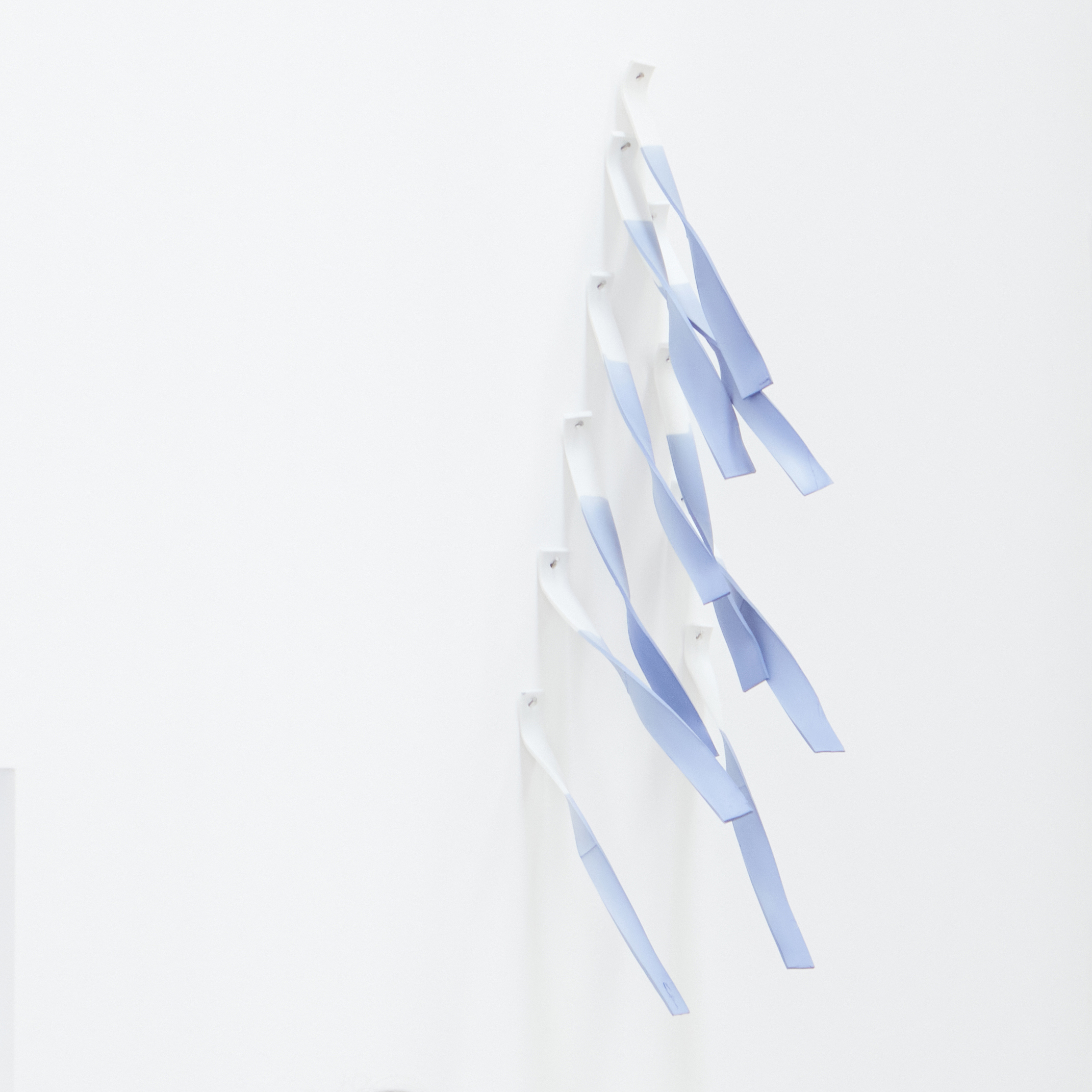 WIND wall element facing right